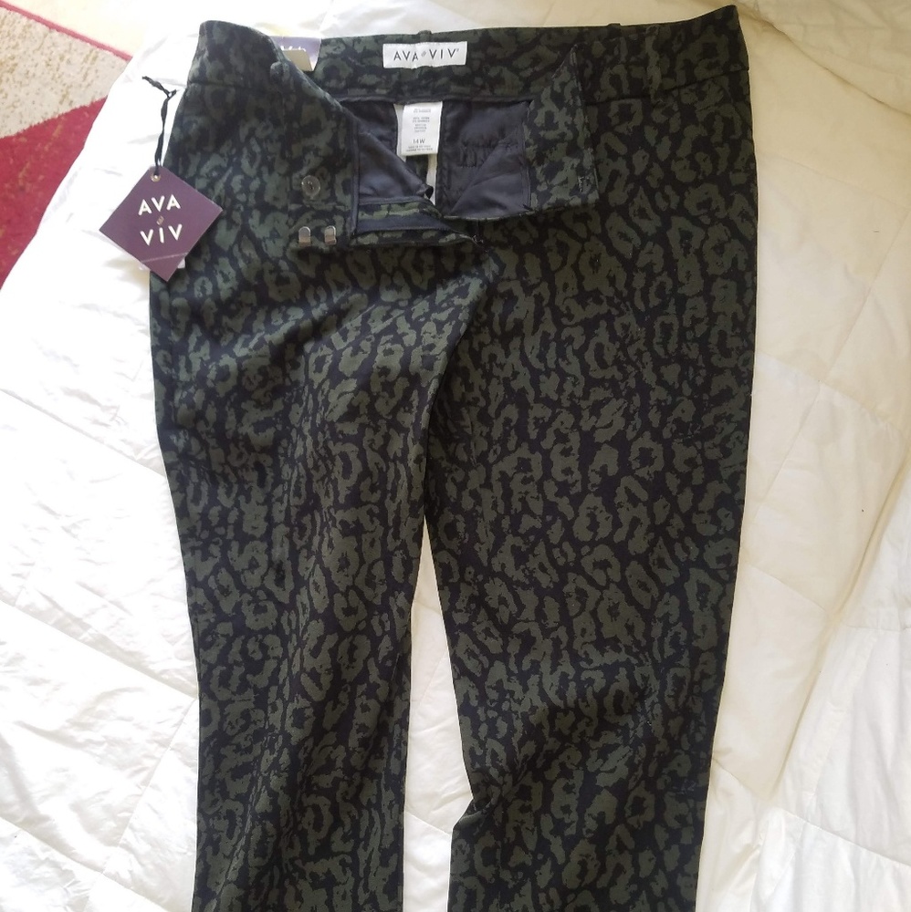 NWT-AVA & VIV Ankle pants